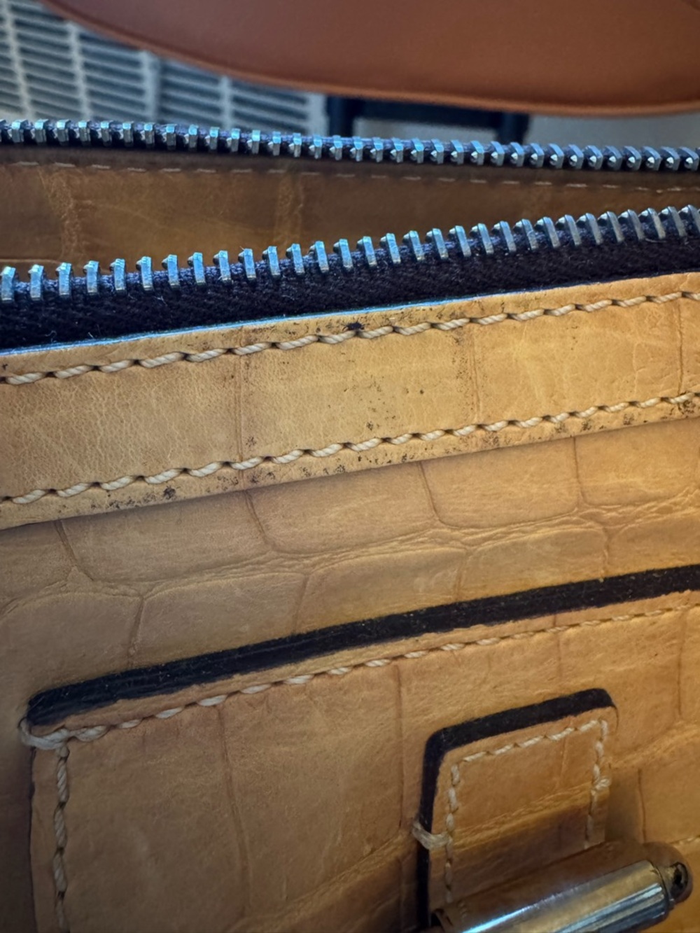 Vintage Dooney & Bourke Croc-Embossed Leather Shoulder Bag – Mustard - Picture 9 of 11